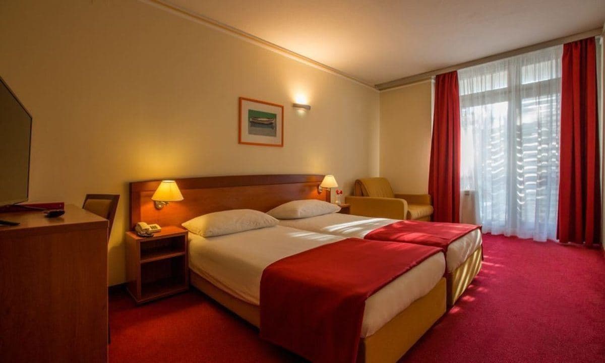 rooms-triple-room-seaview-balcony