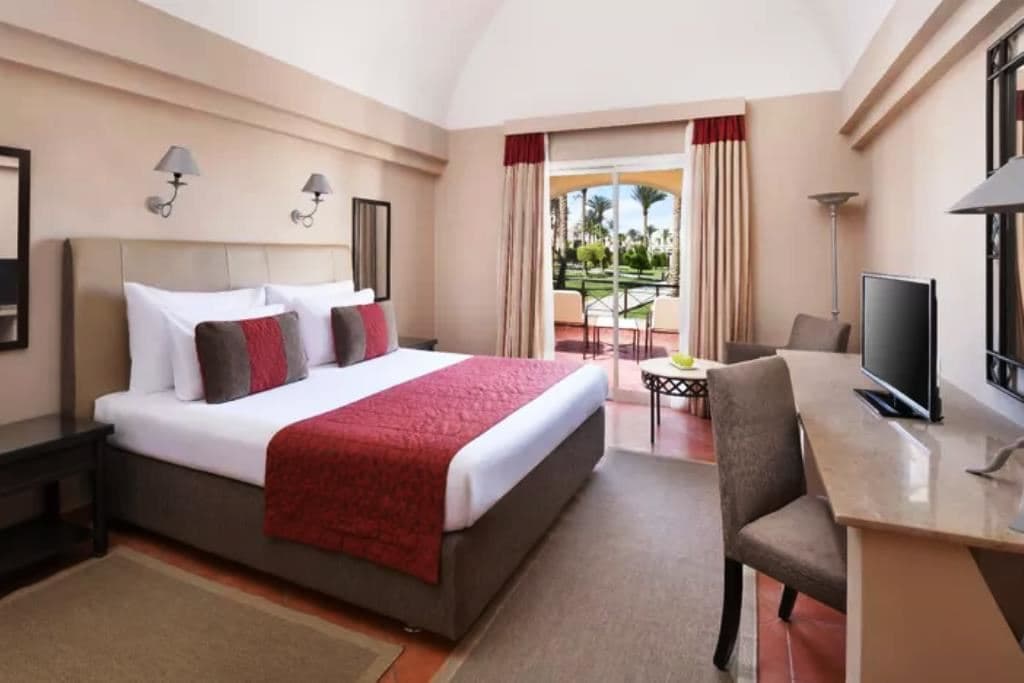 rooms-room-superior-gardenpoolsea-side-view