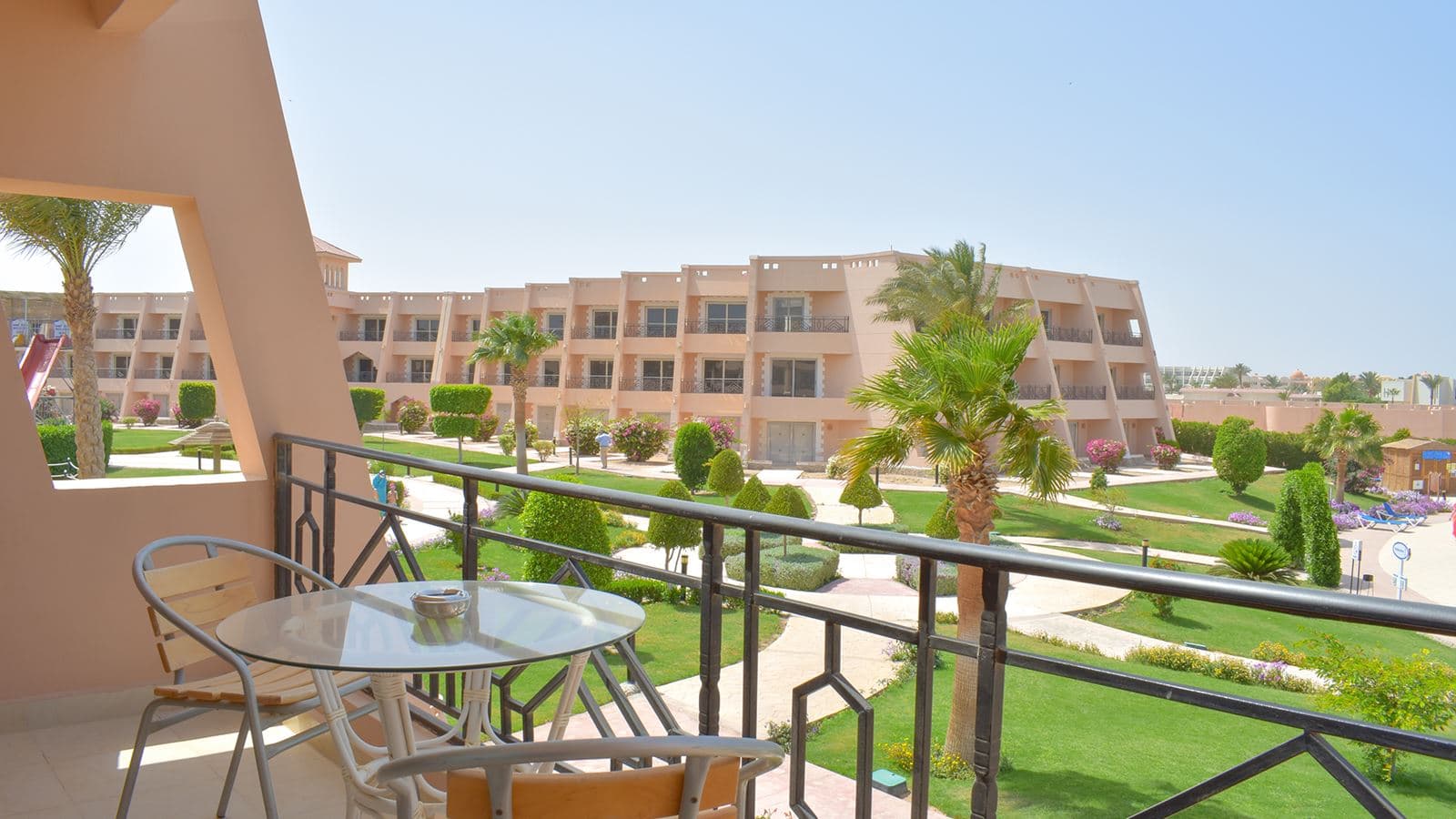 rooms-room-standard-garden-view