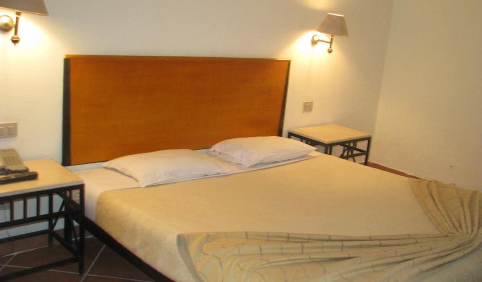 rooms-standard-room