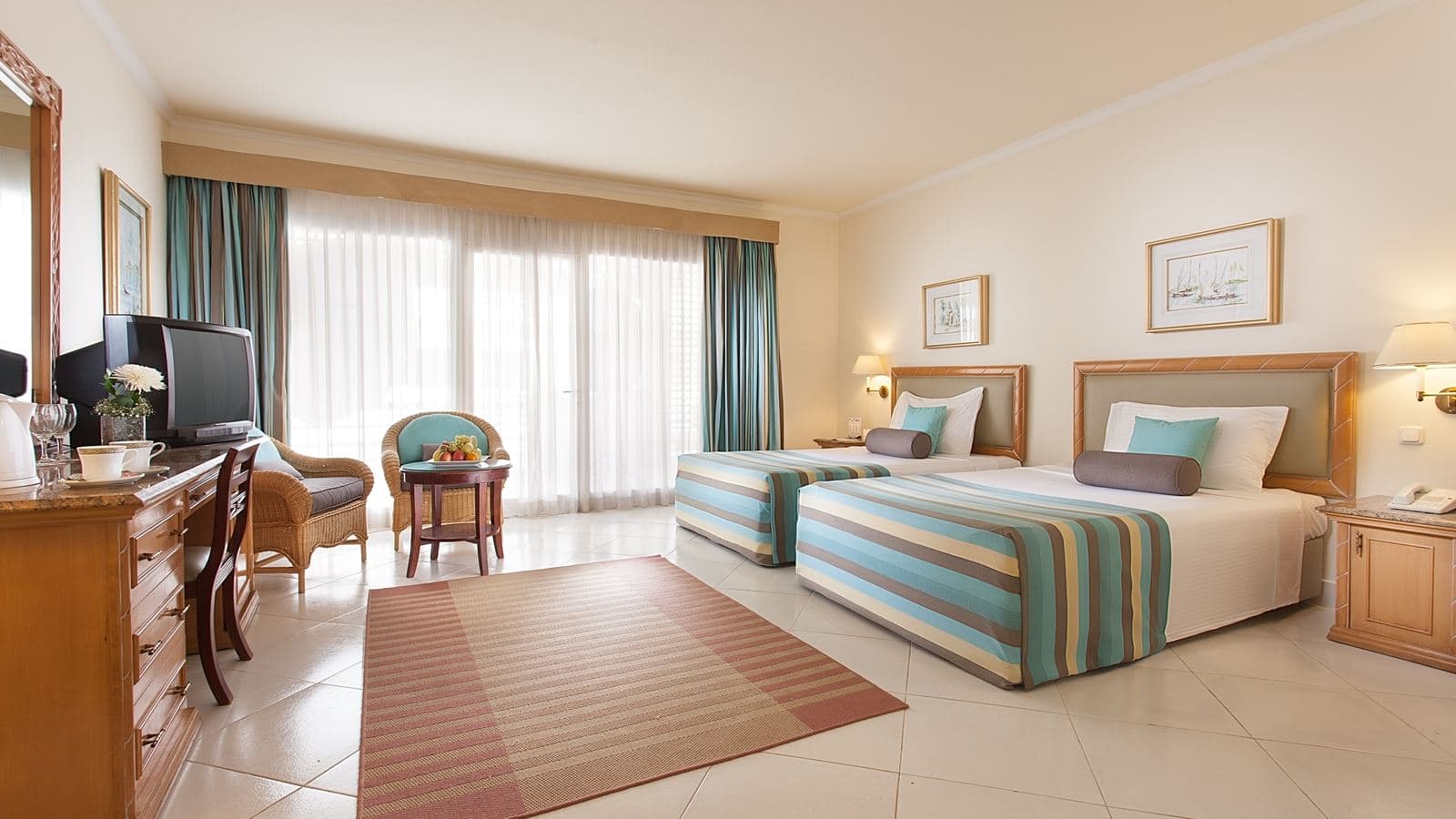 rooms-superior-room
