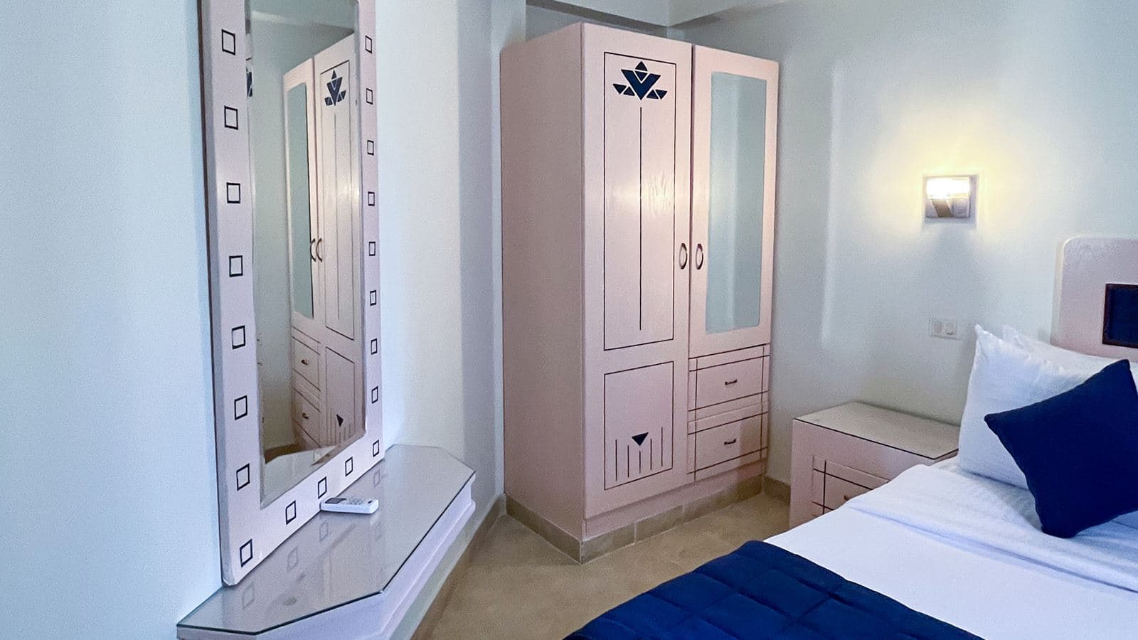 rooms-family-bungalow-room