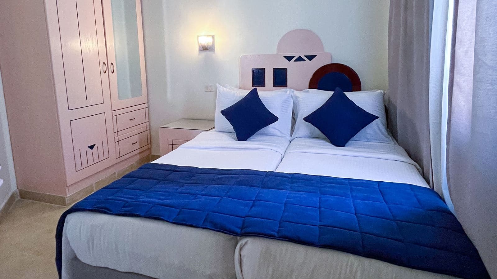 rooms-family-bungalow-room