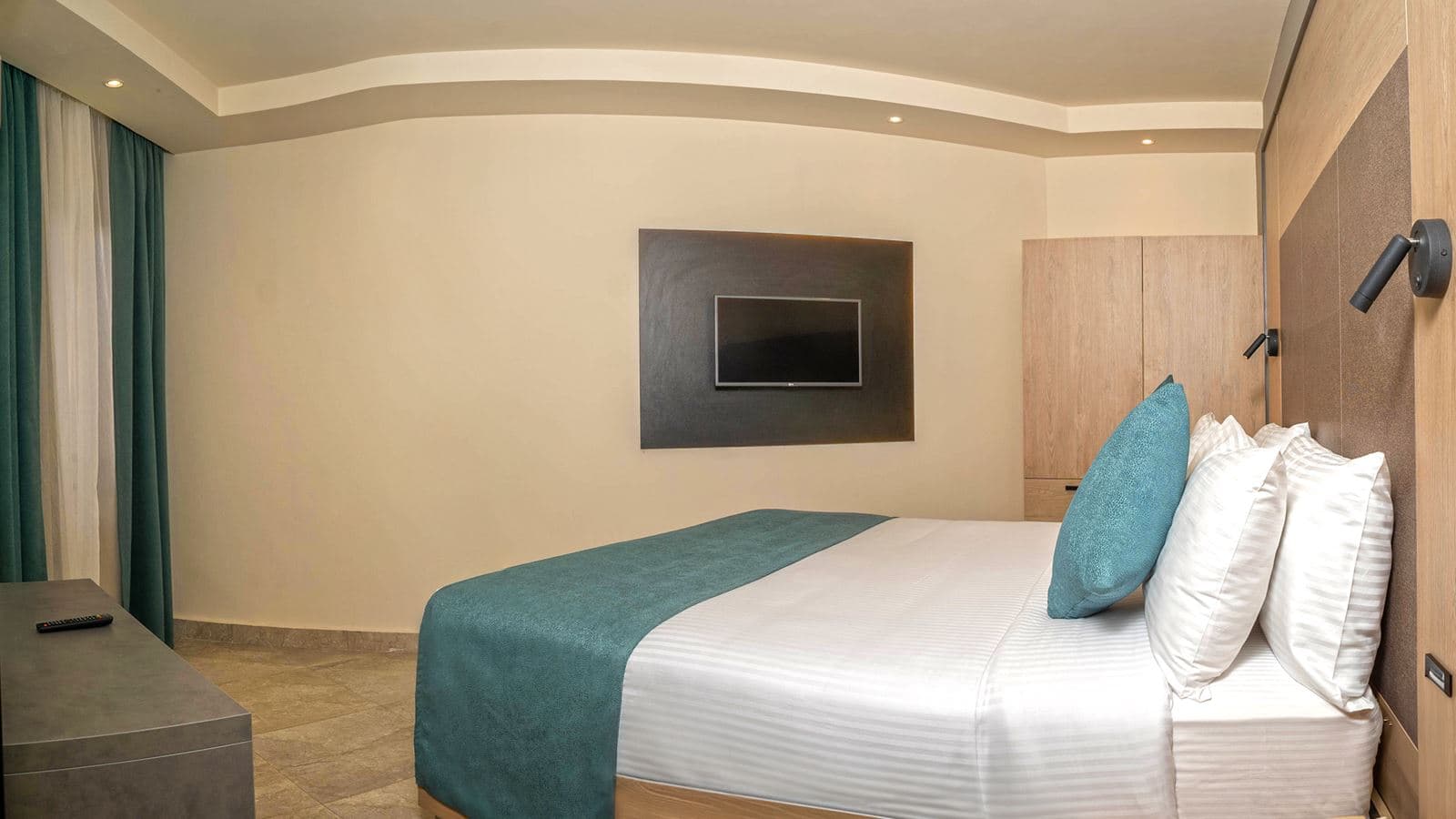 rooms-deluxe-room