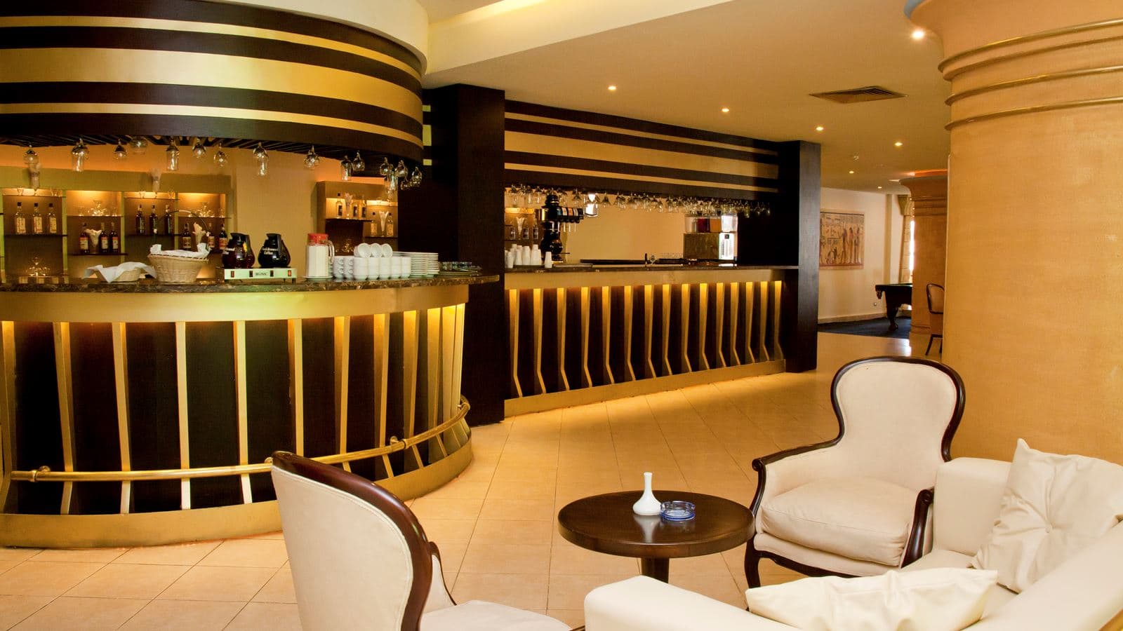 restaurants-ramsis-bar