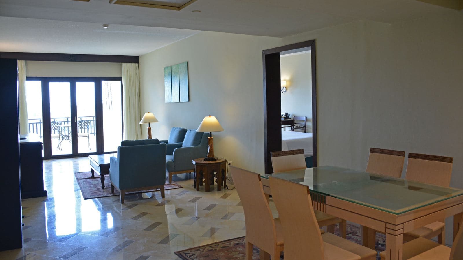 rooms-deluxe-suite