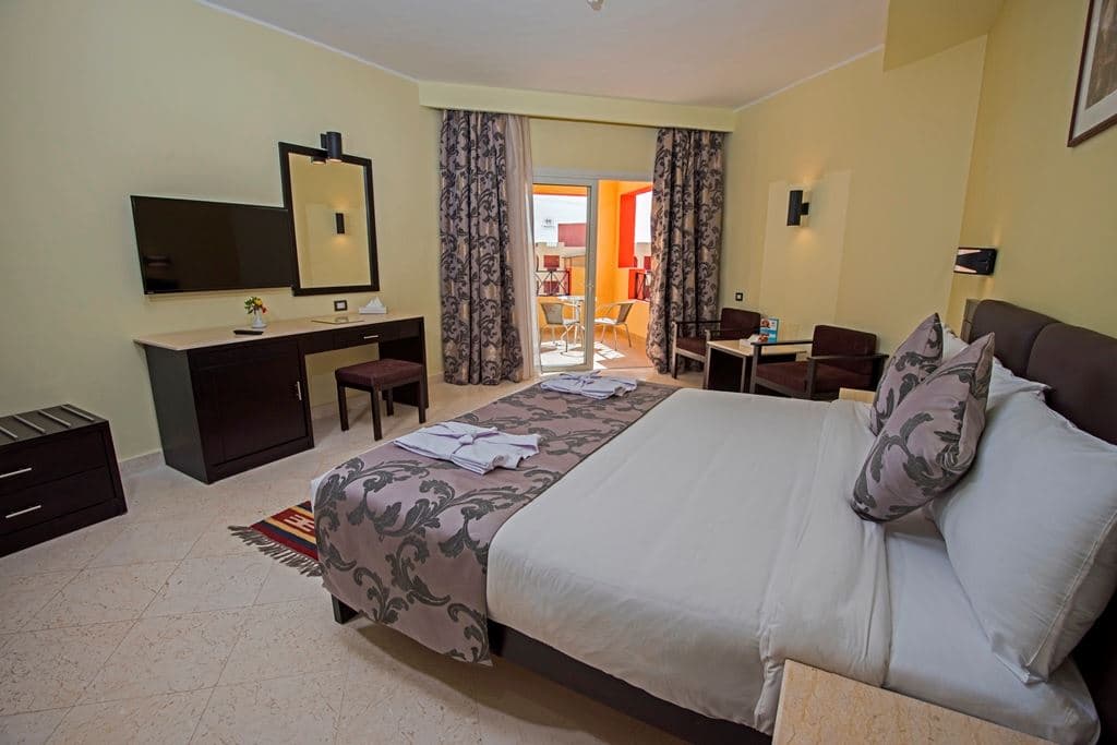 rooms-deluxe-room