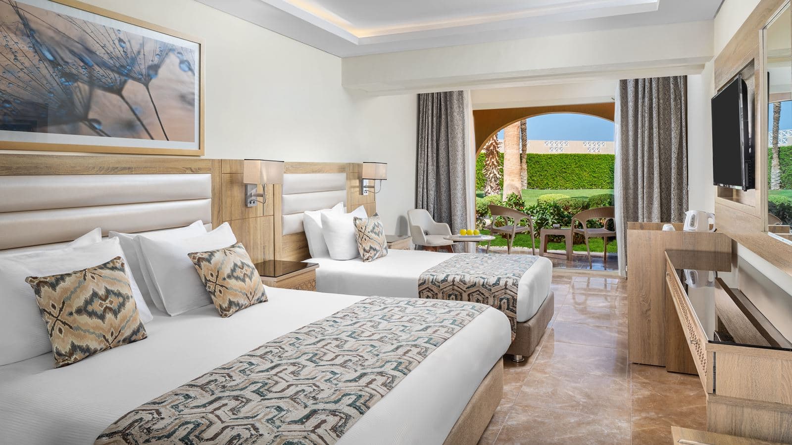 rooms-bungalow-room-garden-view