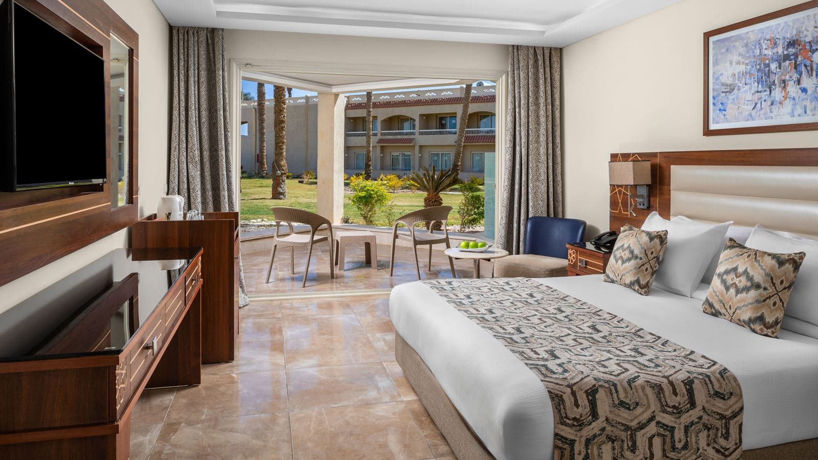 rooms-family-room-garden-view
