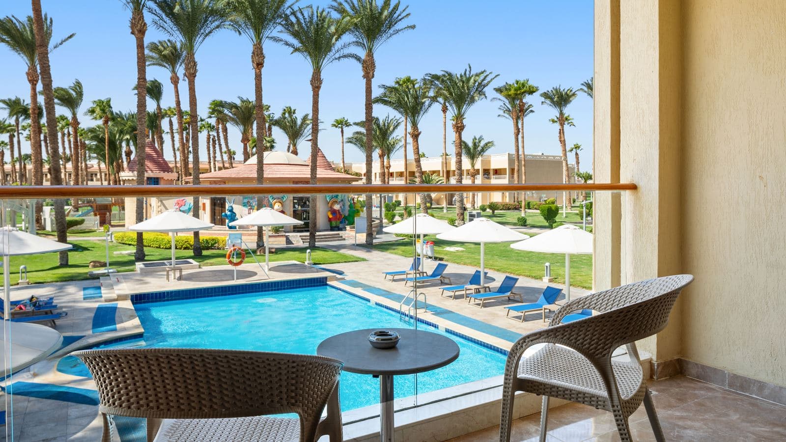 rooms-bungalow-room-pool-view