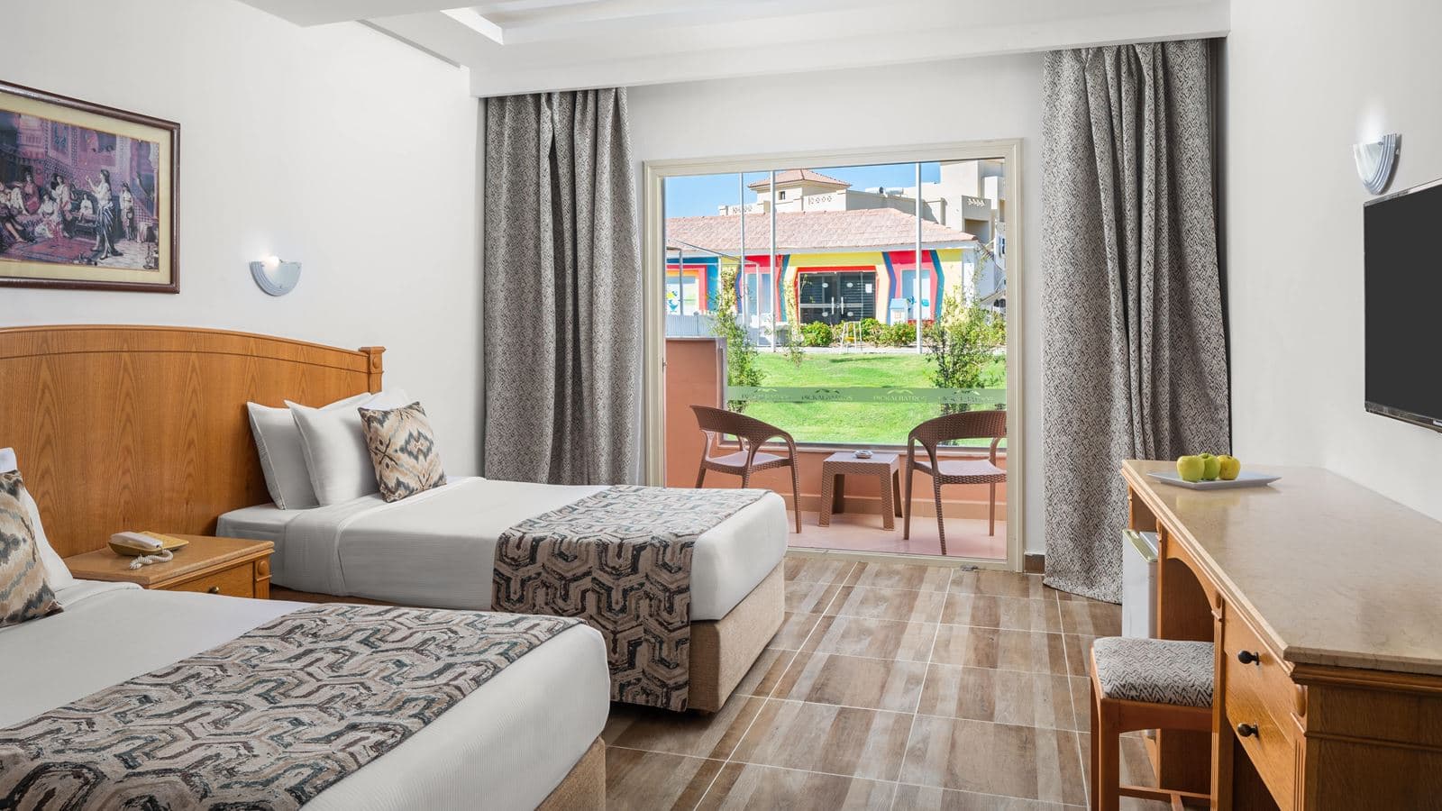 rooms-family-room-garden-view