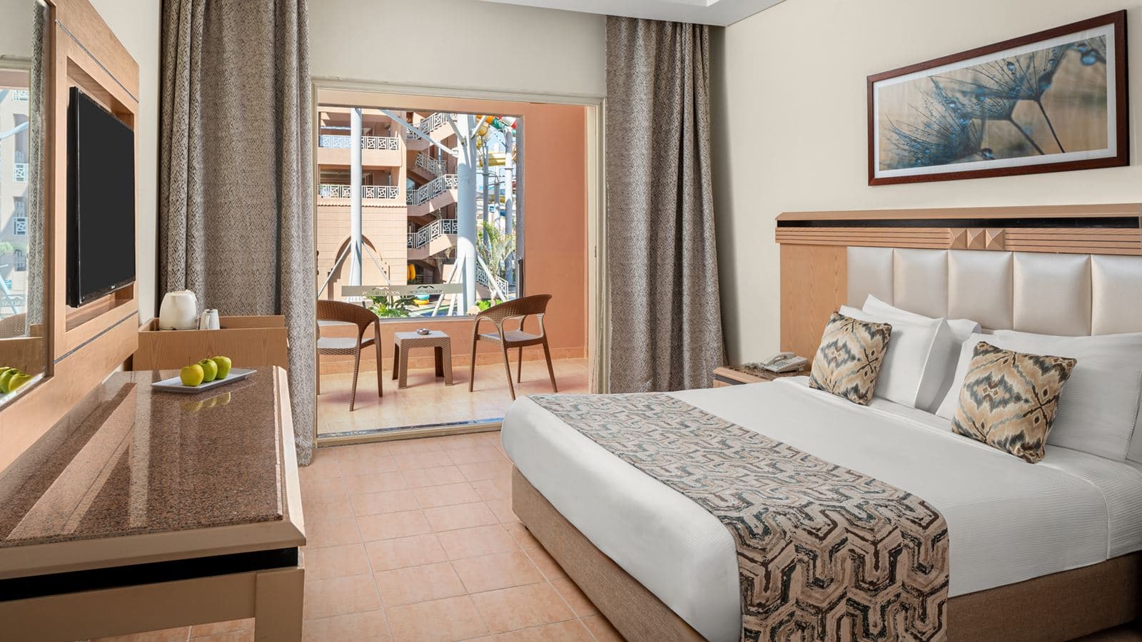 rooms-standard-room-pool-view