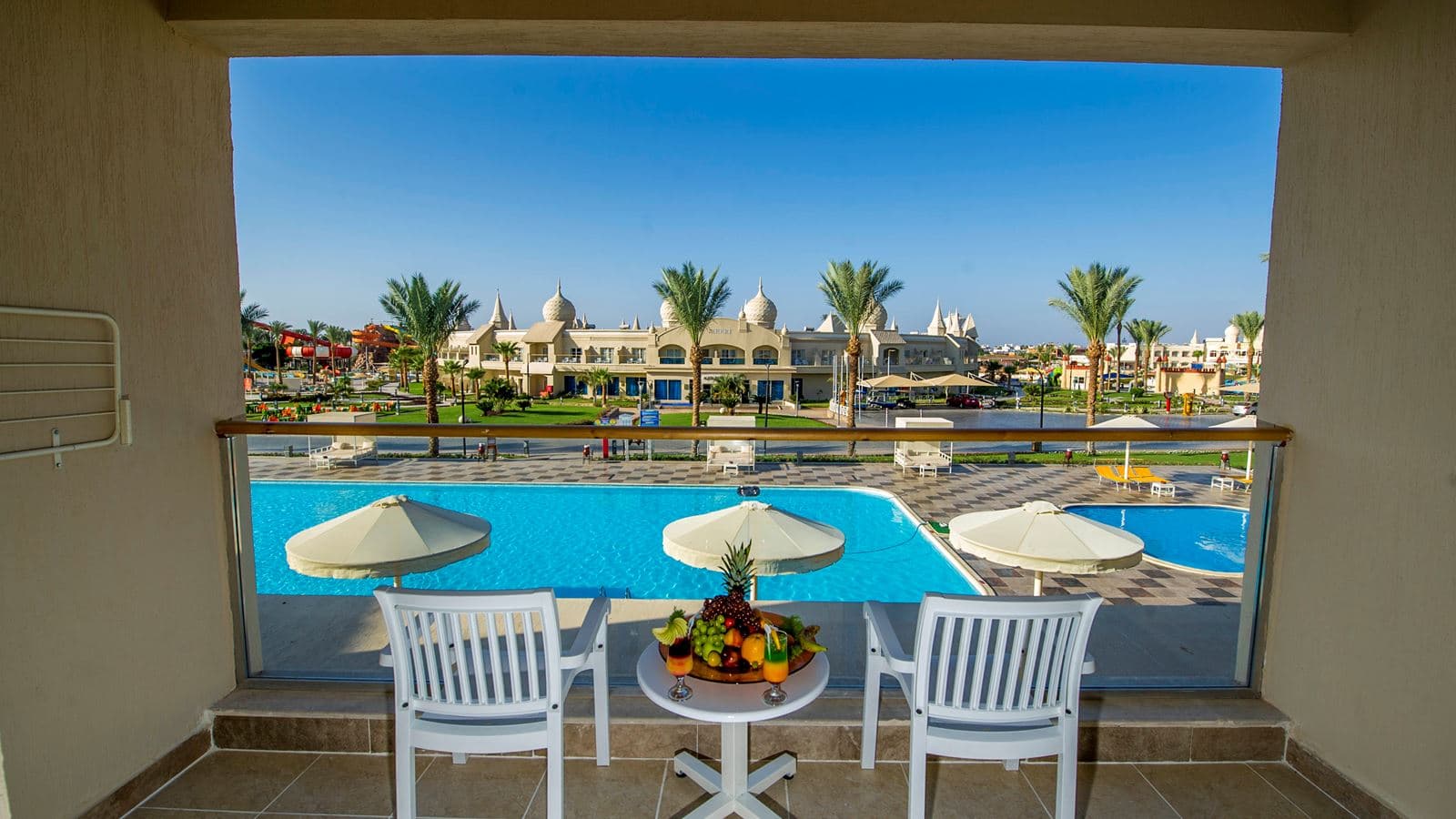 rooms-standard-pool-view