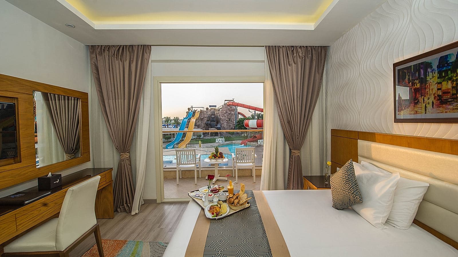rooms-family-large-gardenpool-view