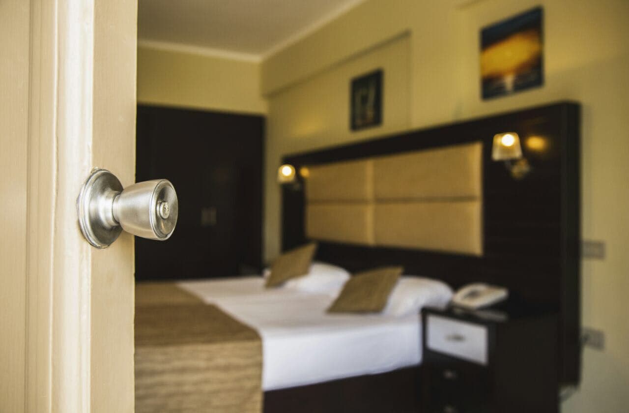 rooms-deluxe-room