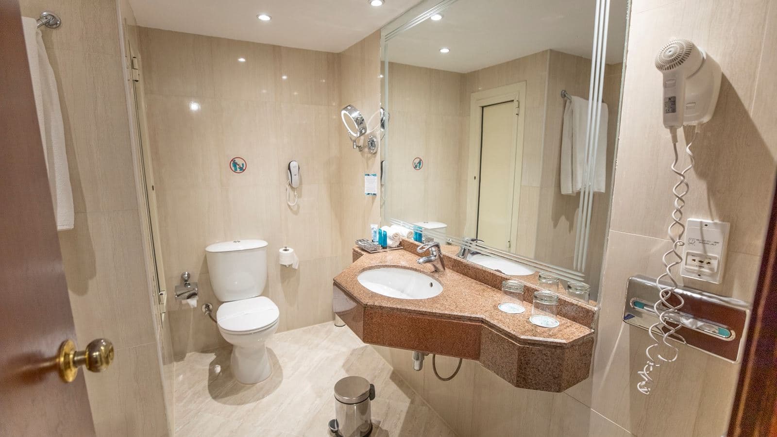 rooms-standard-room-back-view
