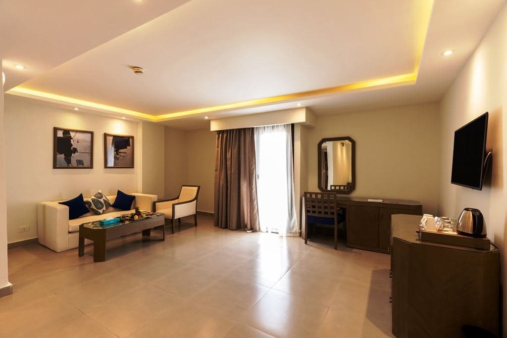 rooms-junior-suite-city-view