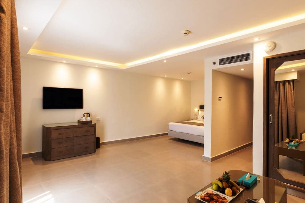 rooms-junior-suite-city-view