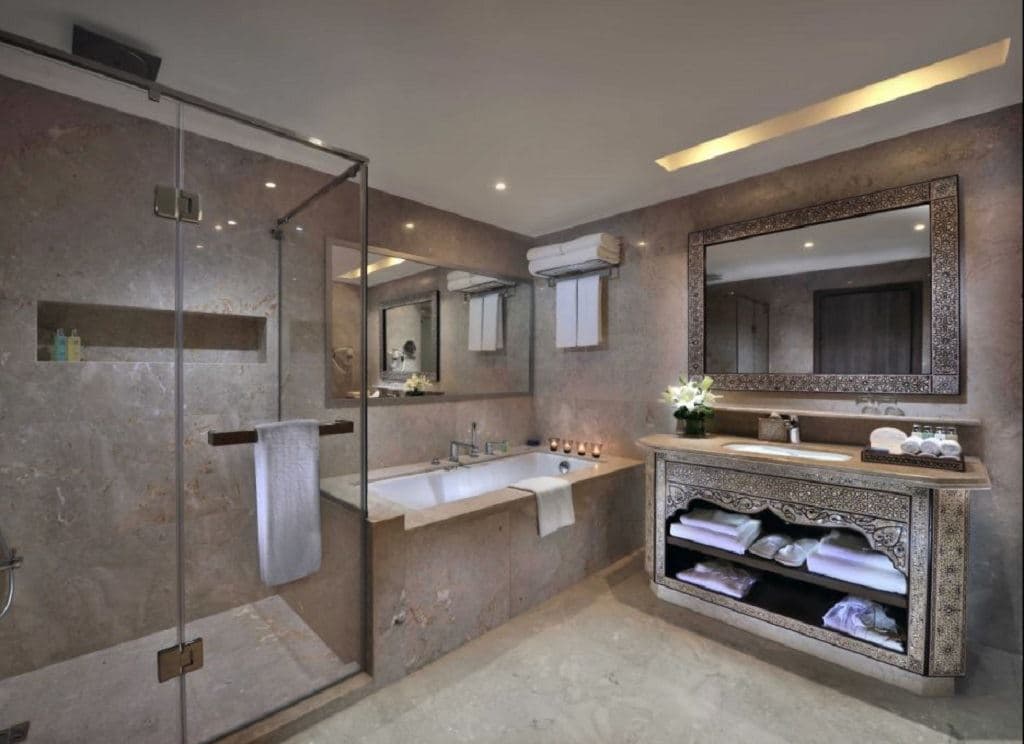rooms-deluxe-suite