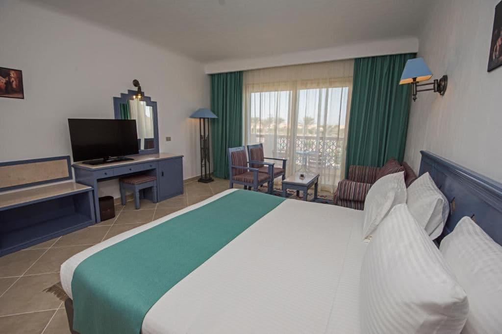 rooms-family-suite-garden-view