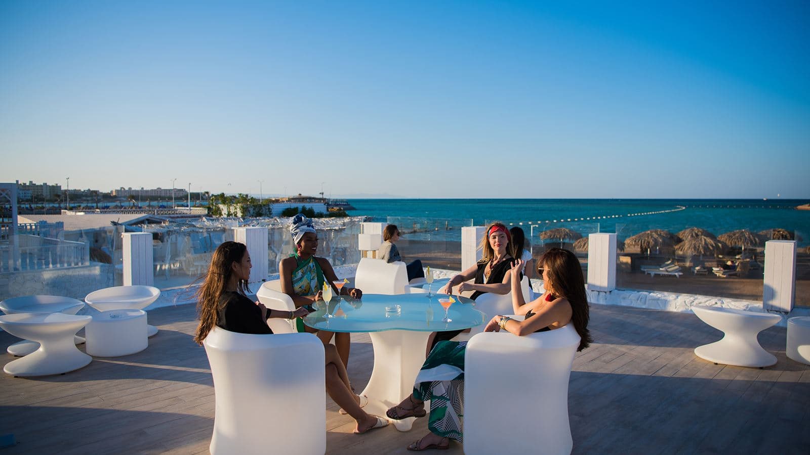 bars-latitude-bar--lounge