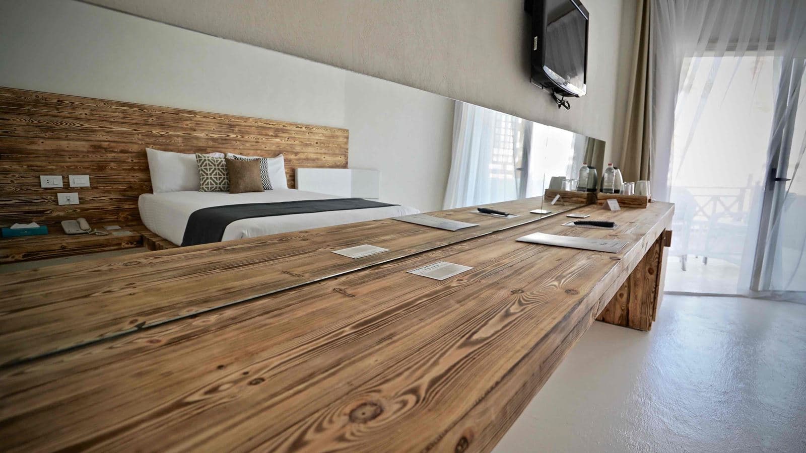 rooms-gypster-room-garden--sea-view
