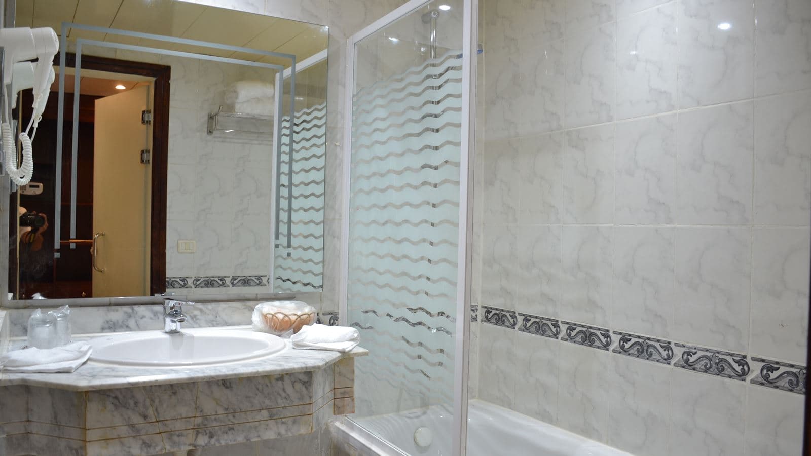 rooms-senior-suite