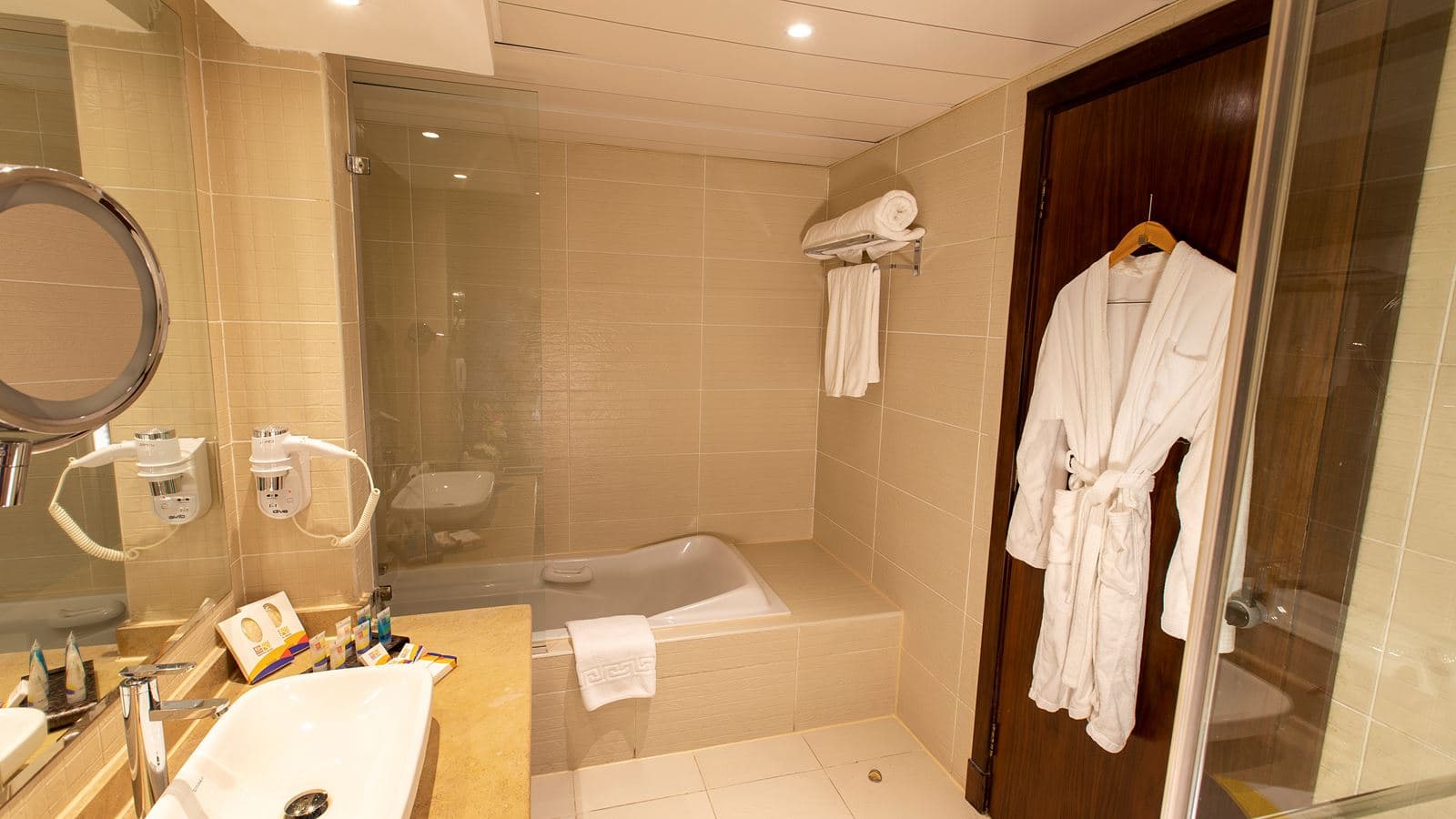 rooms-family-room