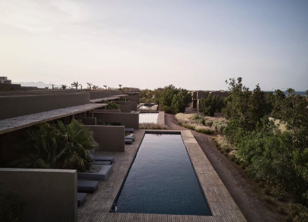 rooms-junior-suite-pool-view