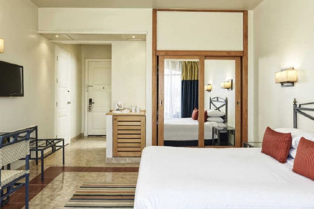 rooms-room-standard-seaview