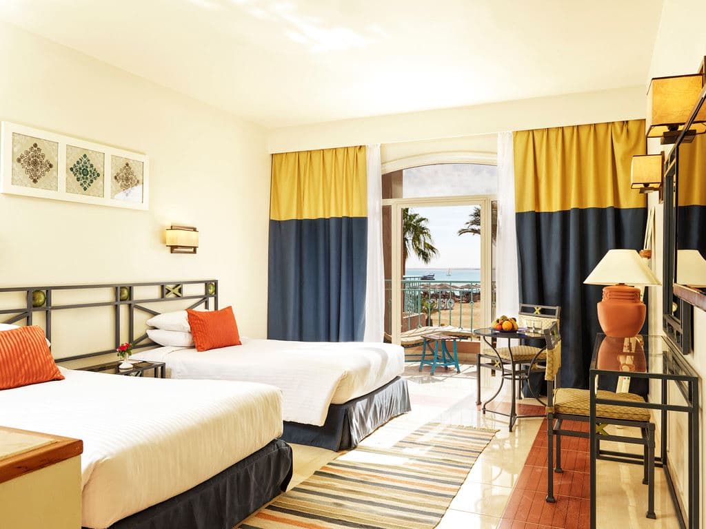 rooms-room-standard-seaview
