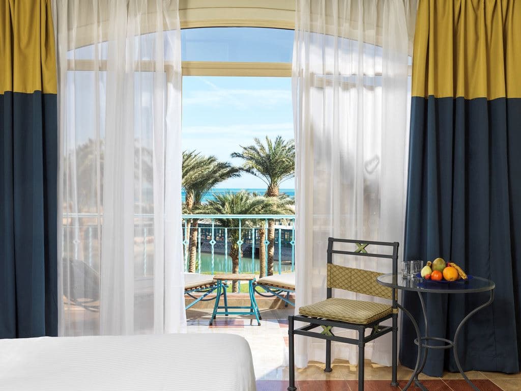 rooms-room-standard-seaview