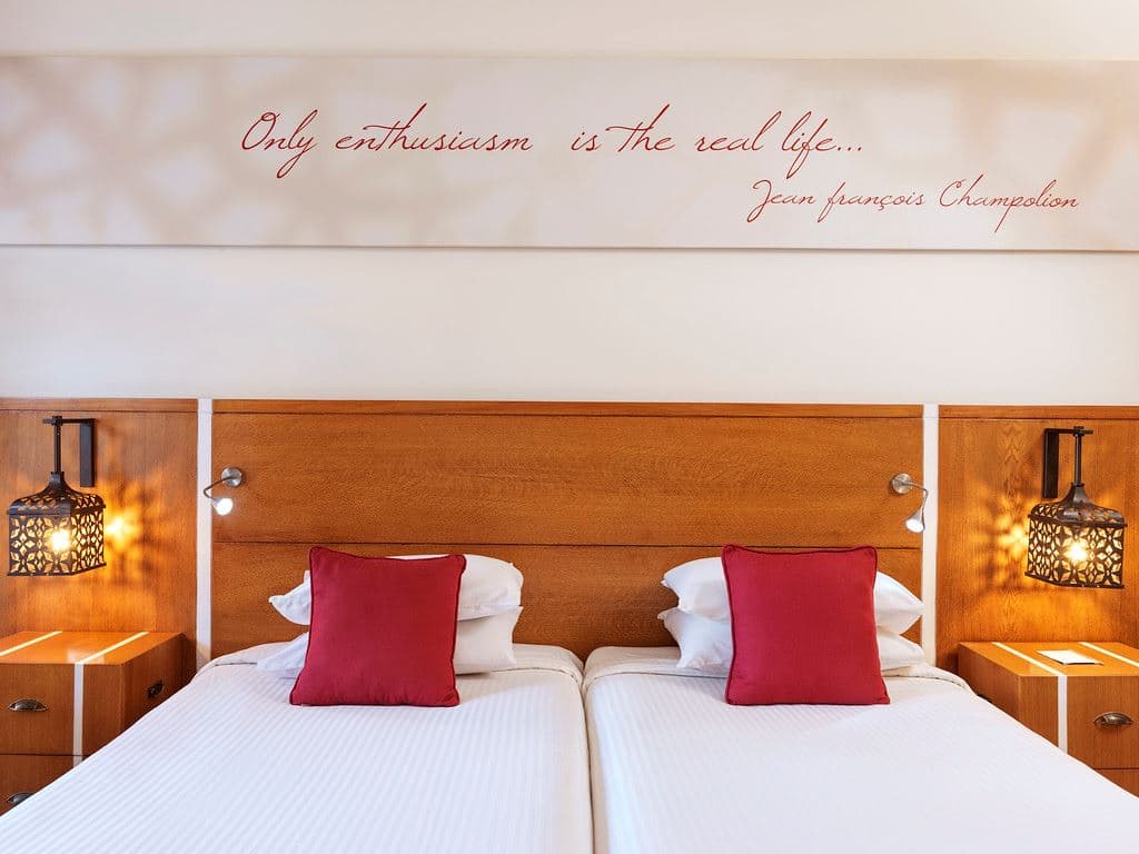rooms-room-standard-seaview