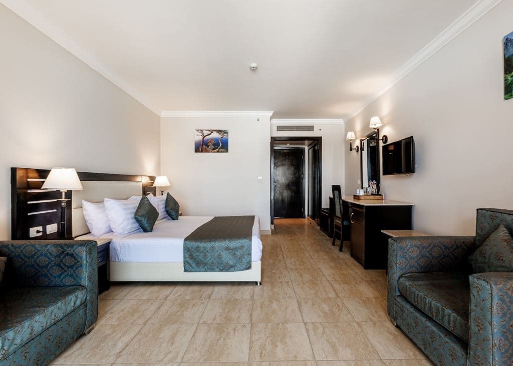 rooms-superior-room-pool--partial-sea-view--sea-view