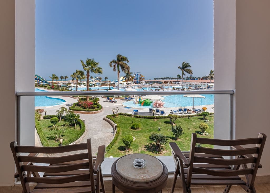 rooms-superior-room-pool--partial-sea-view--sea-view