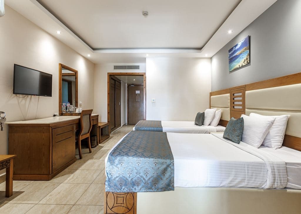 rooms-family-suite-city-view