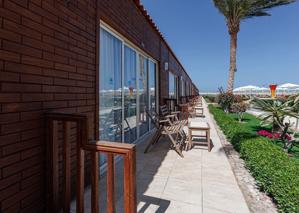 rooms-superior-family-suite-garden--pool-view