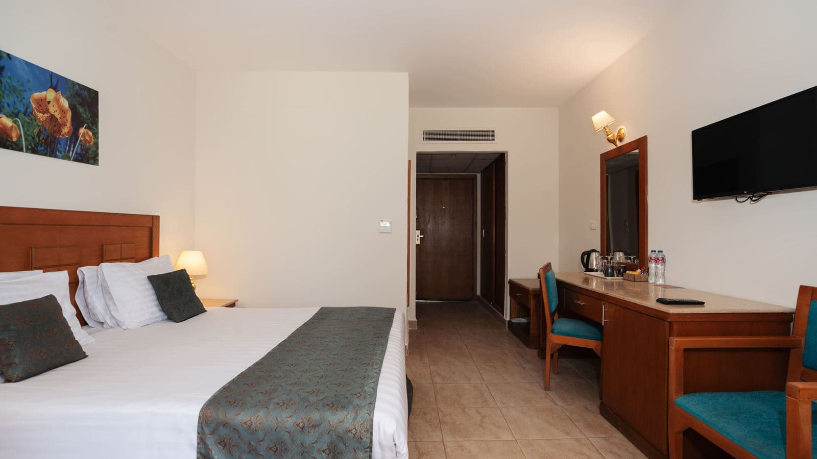 rooms-superior-family-room