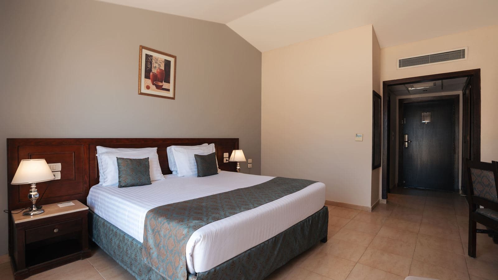 rooms-superior-family-room