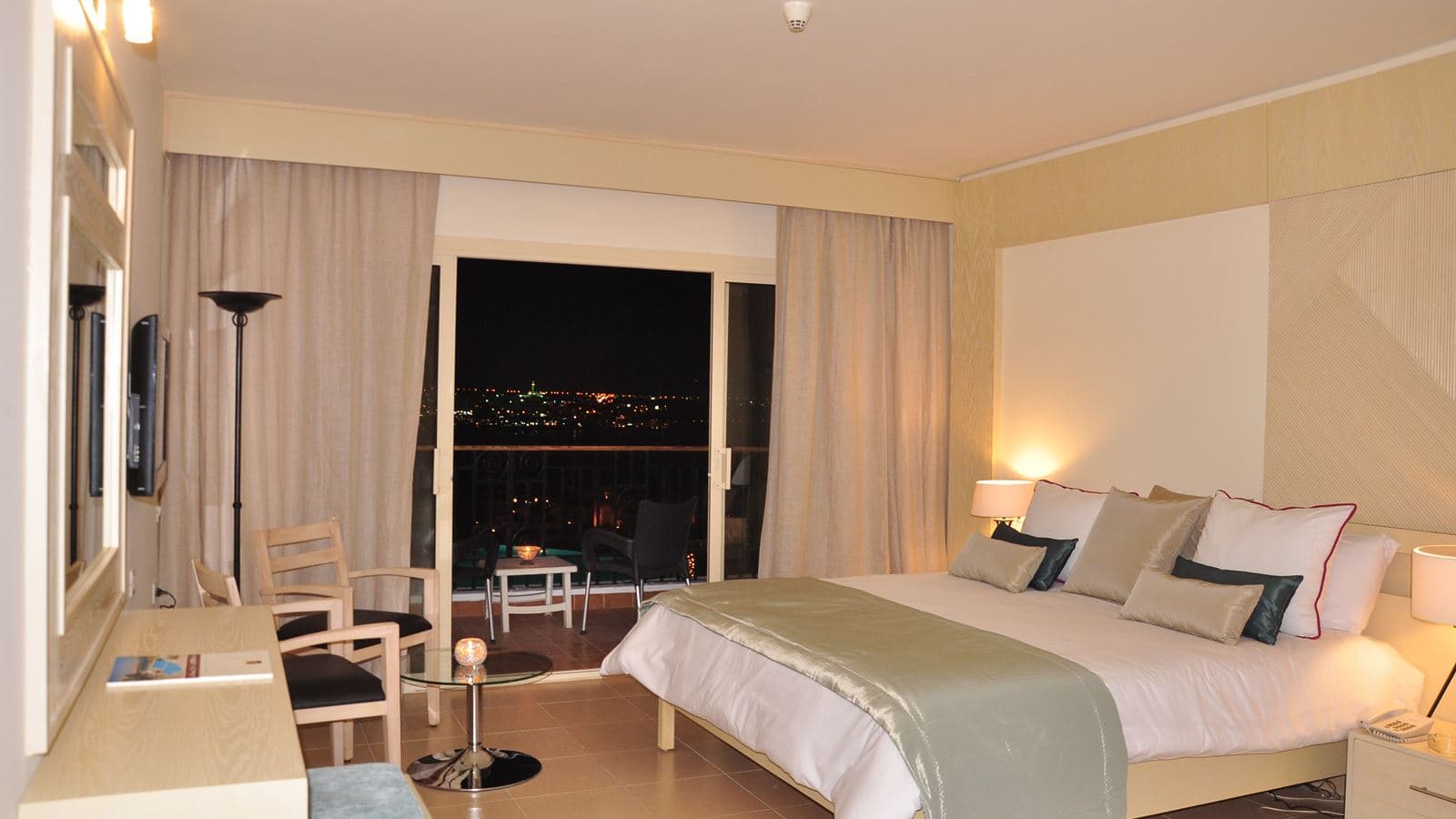 rooms-superior-double-room-with-sea-view