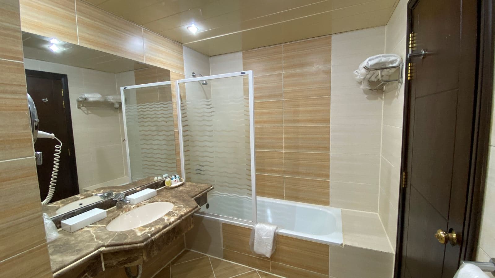 rooms-standard-room