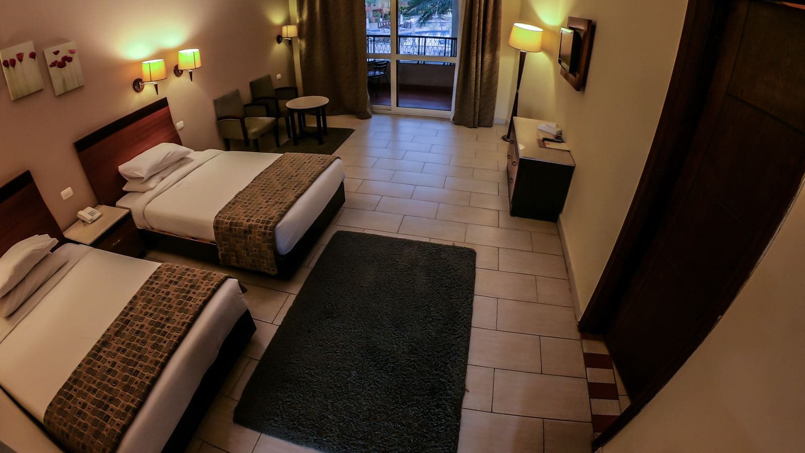 rooms-family-room