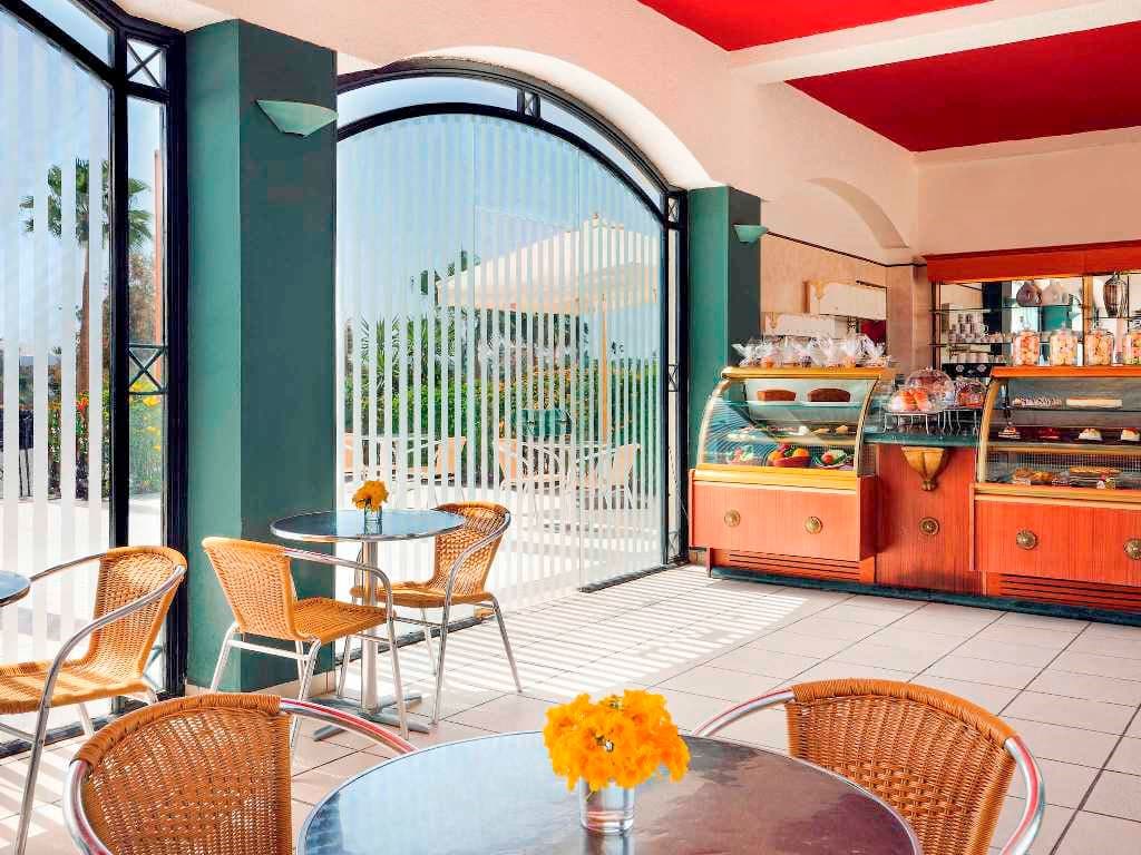 restaurants-restaurants