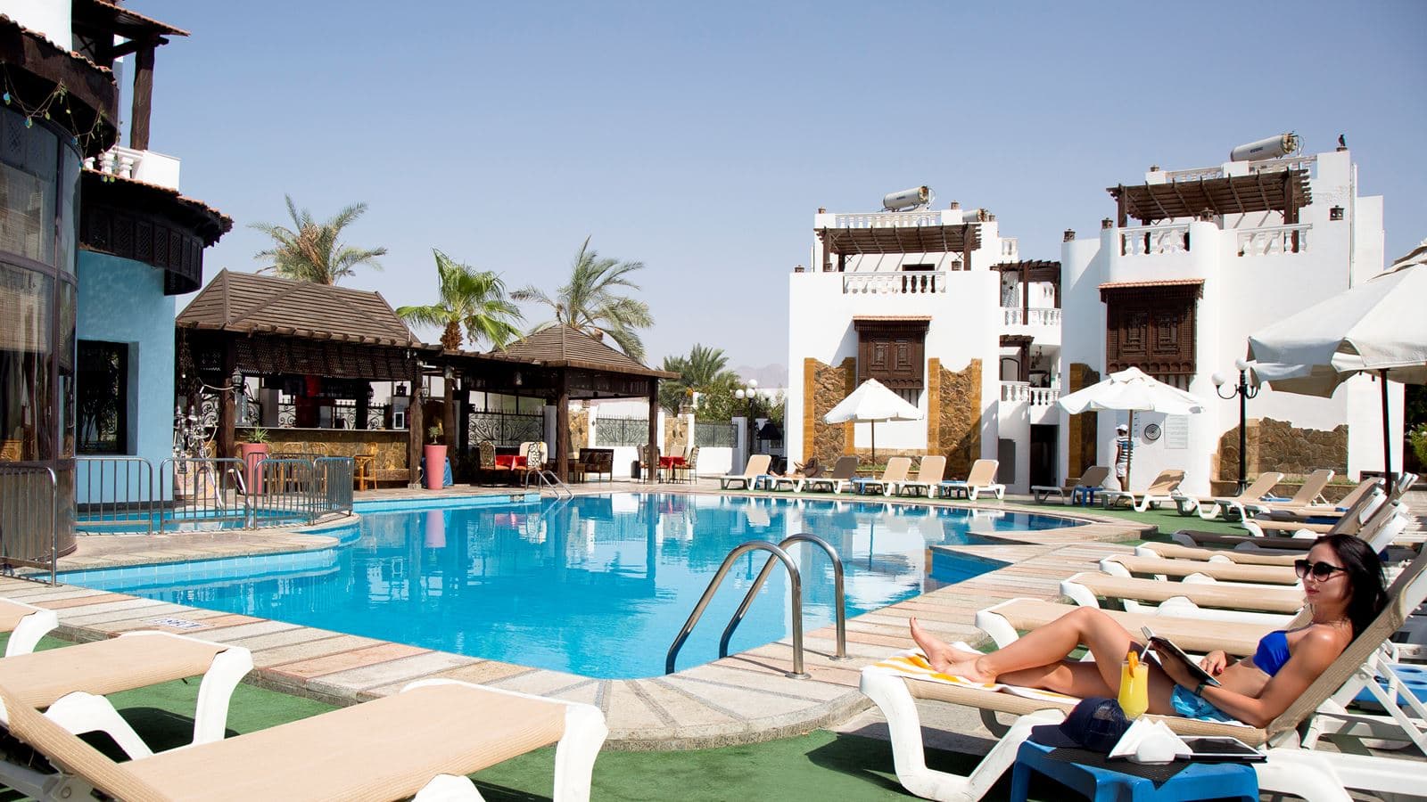 bars-sultan-pool-bar