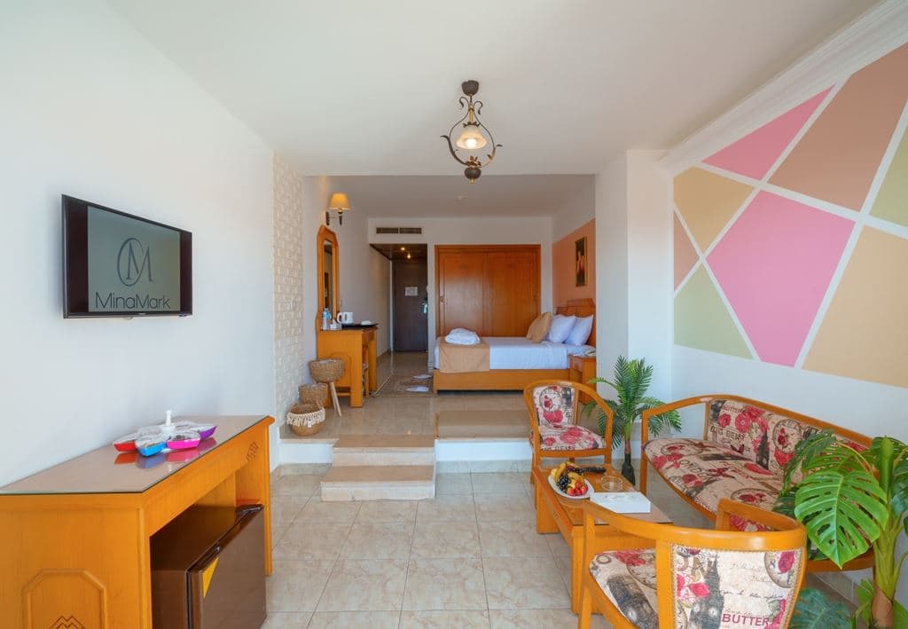rooms-superior-sea-and-pool-view-room