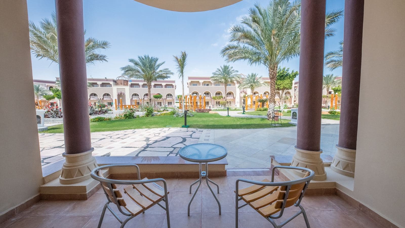 rooms-standard-room-garden-pool-view