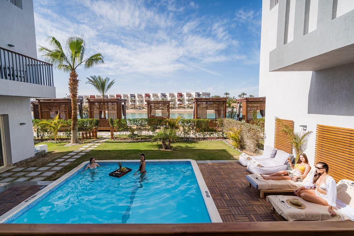 rooms-pool-suite