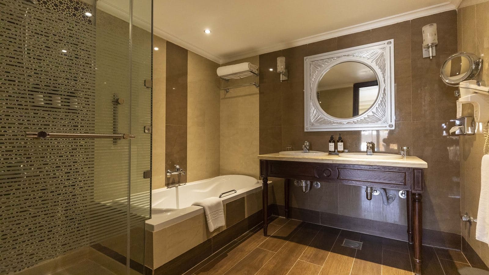rooms-royal-suite