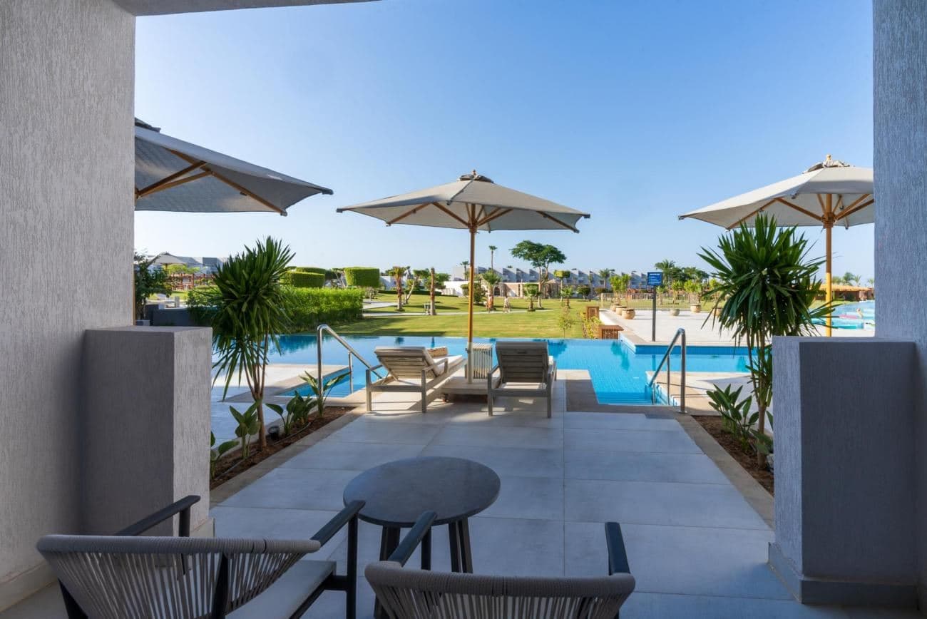 rooms-deluxe-swim-up