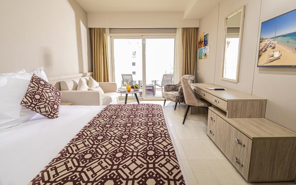 rooms-superior-room-garden-view-pool-view